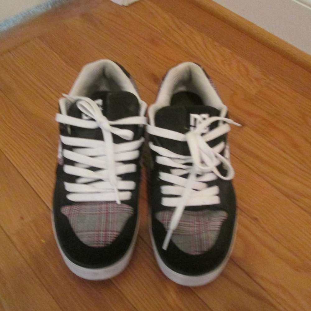 DC shoes
